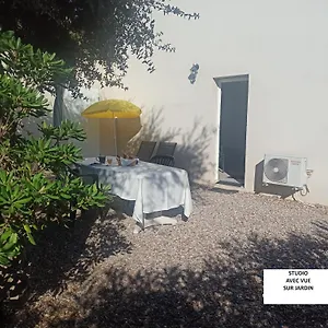 https://studio-quietude.fr-provencehotel.com